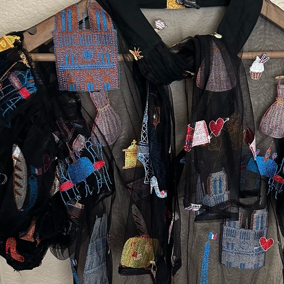 Gracia sheer top with embroidery design. Bonjour Paris ! - Picture 2 of 4